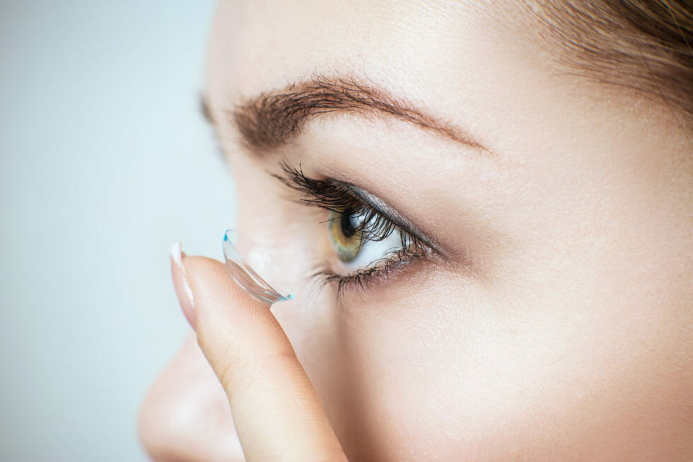 can-i-wear-contact-lenses-when-i-have-dry-eyes-get-help-now-theralife